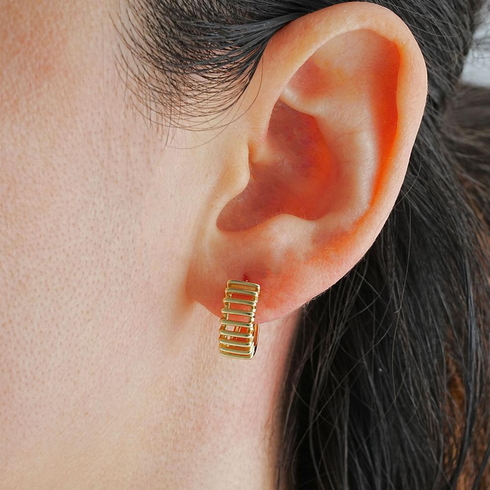 Maral 14 ayar altın rengi çizgi küpe