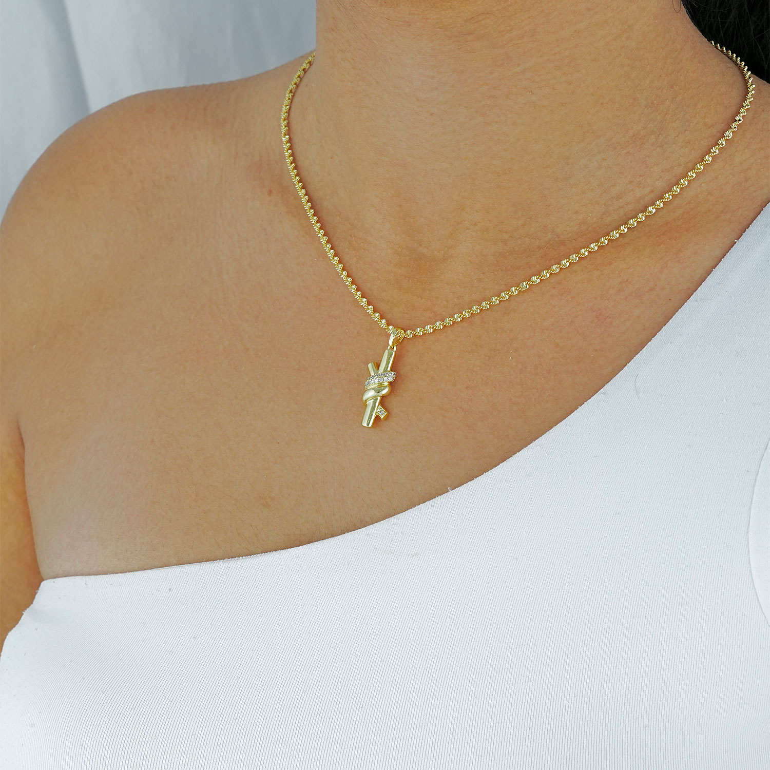 Maral 14 ayar altın rengi sağlık kolye ucu