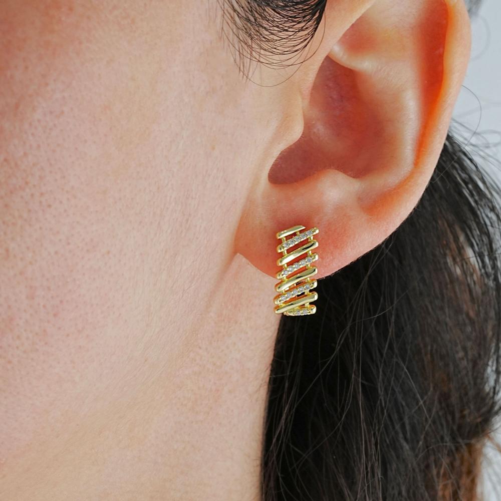 Maral 14 ayar altın rengi twist ışıltı küpe