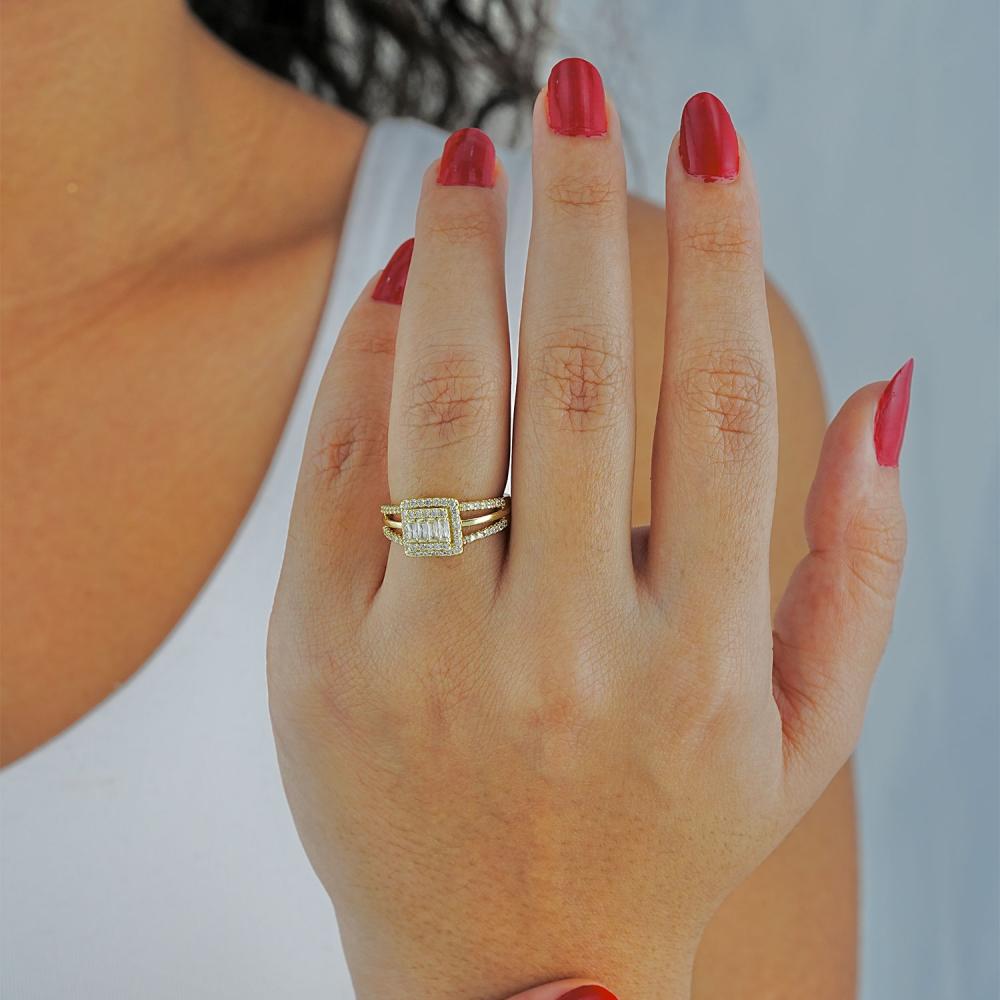 Maral 14 ayar altın rengi yan taşlı baget yüzük